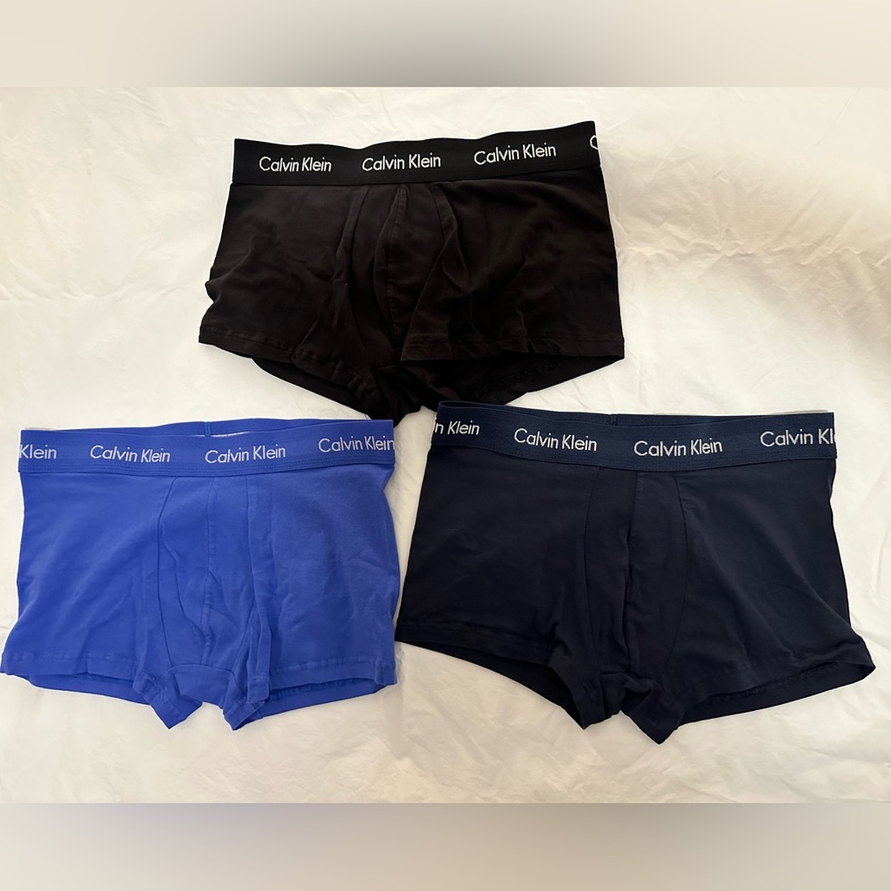 Men’s Calvin Klein Cotton Stretch Trunks - Med. 3 Pairs